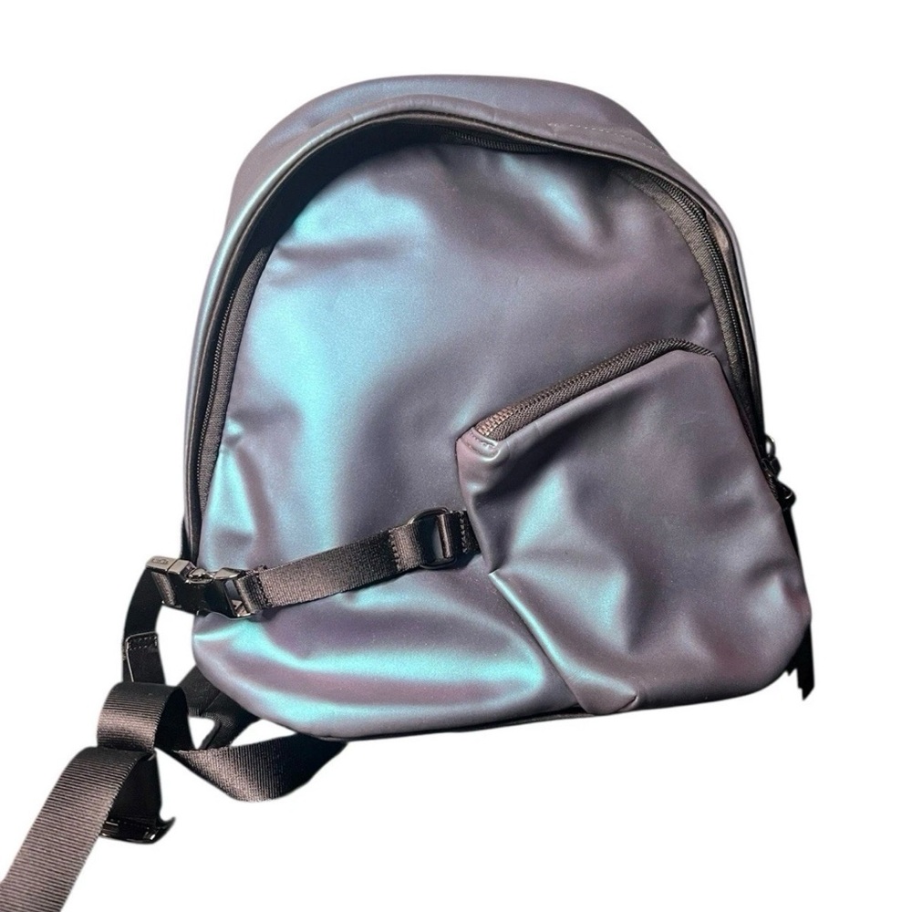 TUMI: Style 834400 Iridescent Blue Backpack Padded Back